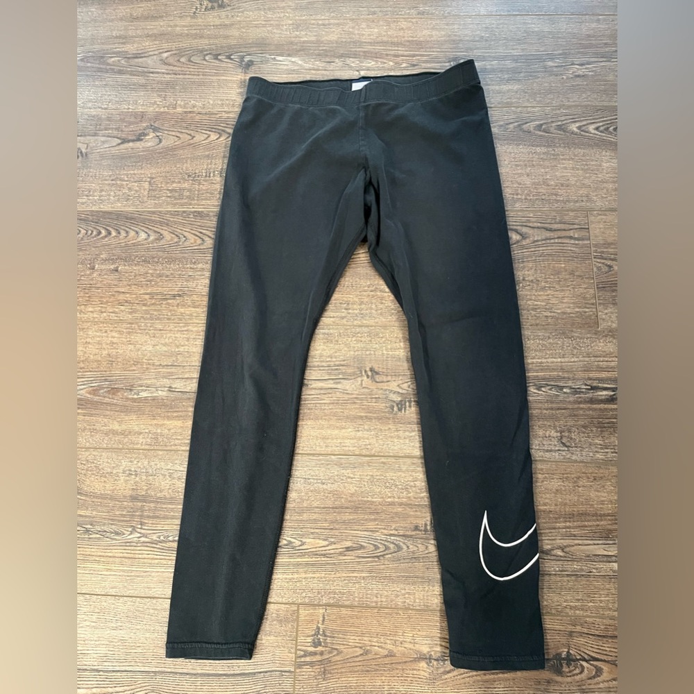 Nike swoosh leggings